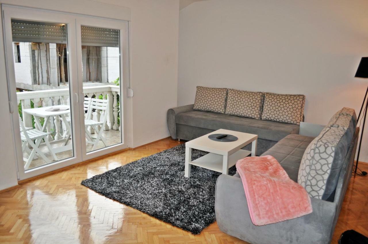 דירות טוזלה Apartman Dina מראה חיצוני תמונה