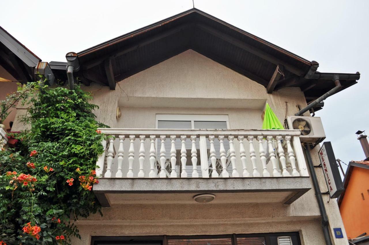 דירות טוזלה Apartman Dina מראה חיצוני תמונה